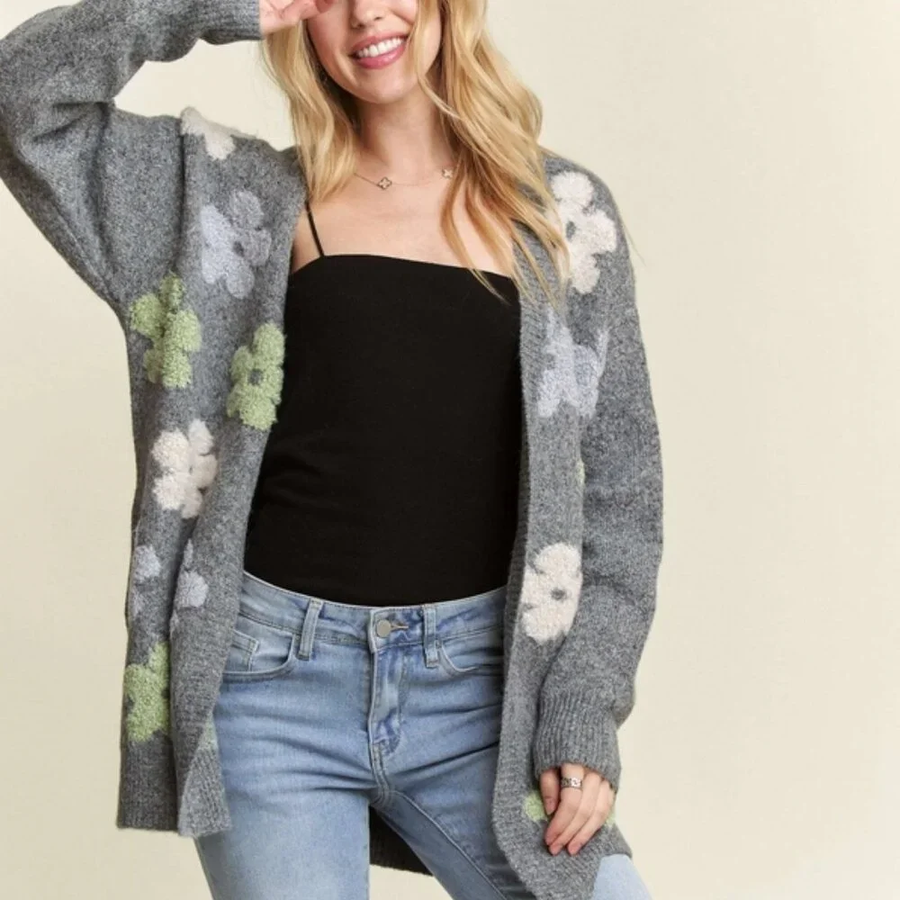 Women's Floral Two-Tone Cardigan with Pockets - Picture 3 of 7